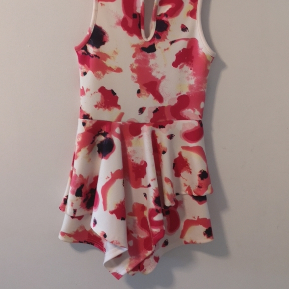 Women's clothing - Picture 2 of 4